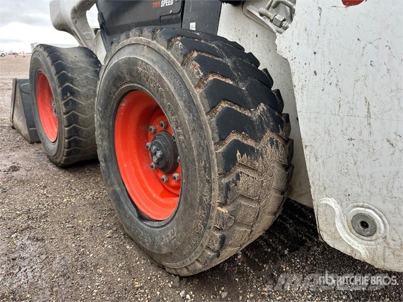 Bobcat S76 All-Wheel Steer Skid Steer Loader Mini Pale Gommate