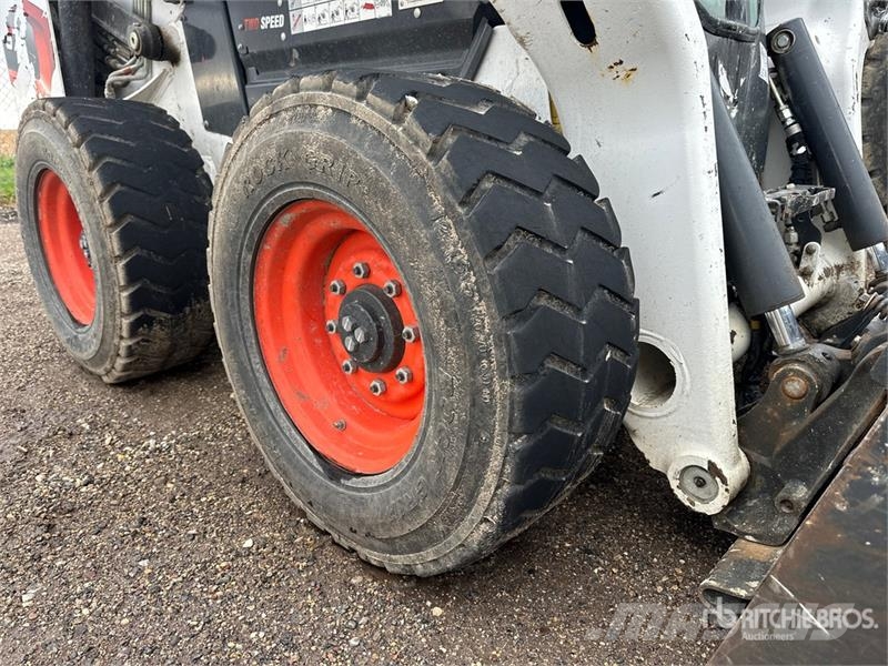 Bobcat S76 All-Wheel Steer Skid Steer Loader Mini Pale Gommate