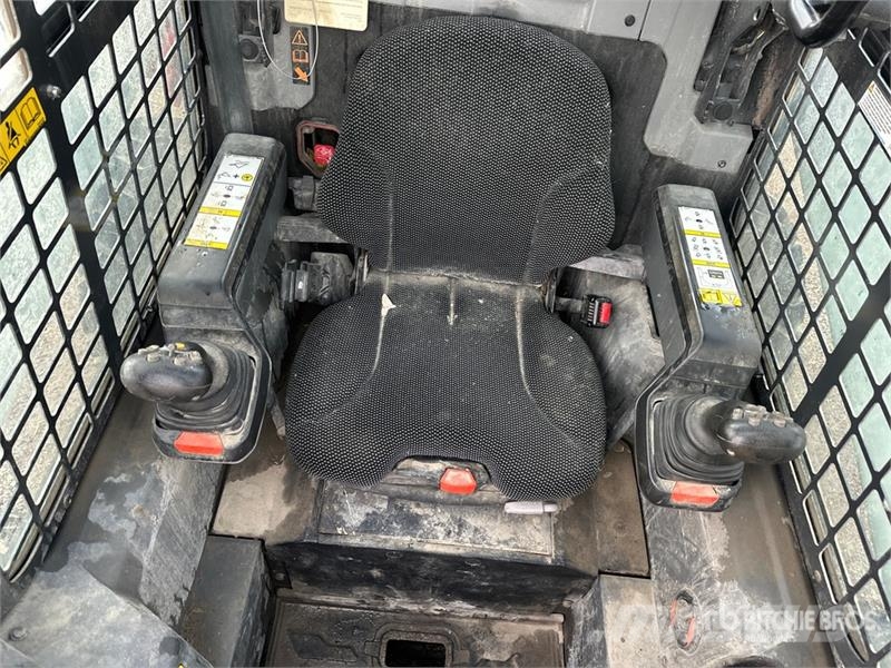 Bobcat S76 All-Wheel Steer Skid Steer Loader Skid steer loaders