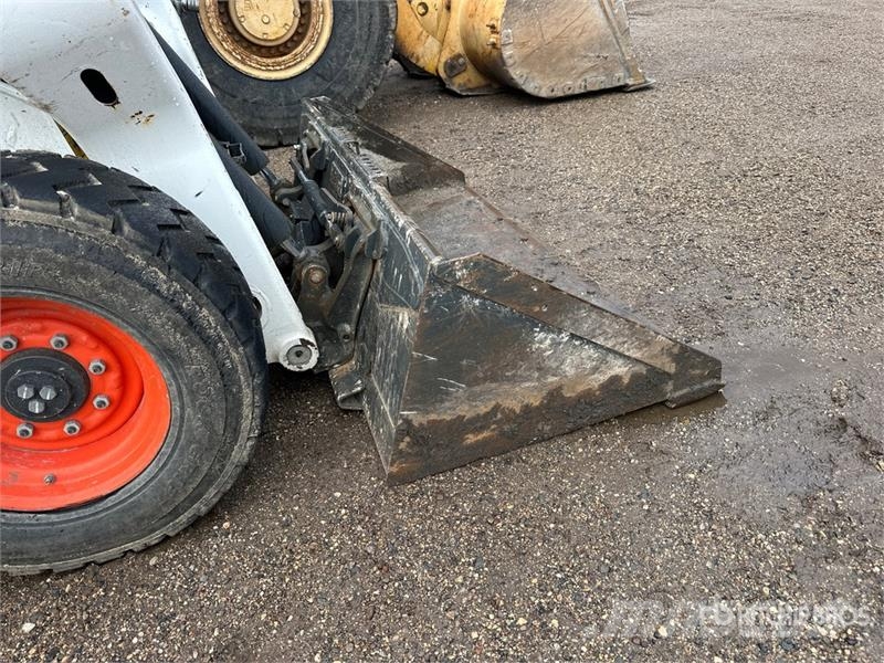 Bobcat S76 All-Wheel Steer Skid Steer Loader Skid steer loaders