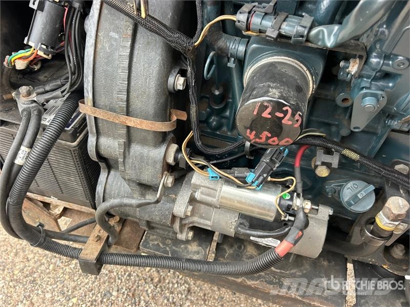 Bobcat T320 لوادر انزلاقية التوجيه