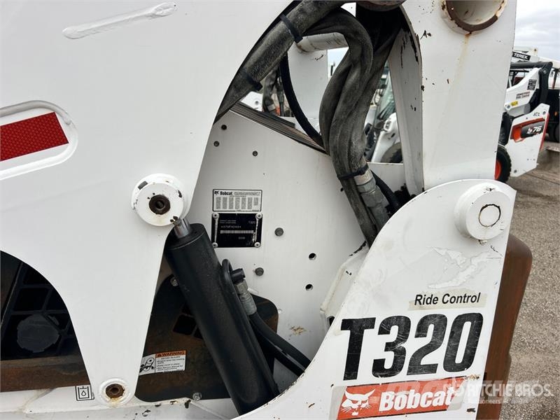 Bobcat T320 لوادر انزلاقية التوجيه