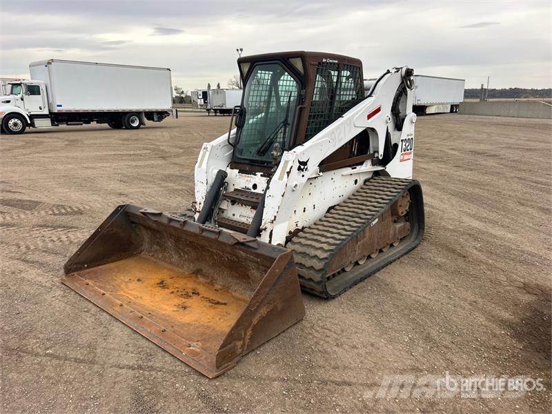 Bobcat T320 لوادر انزلاقية التوجيه