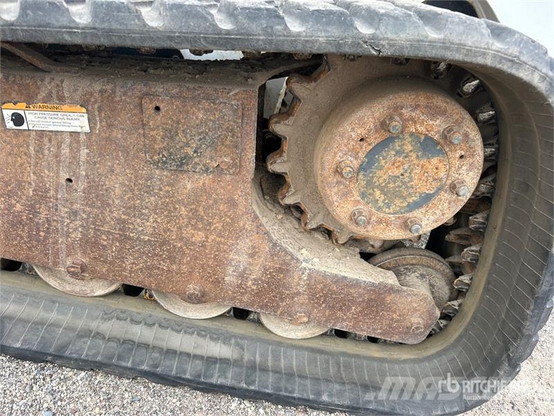 Bobcat T320 لوادر انزلاقية التوجيه