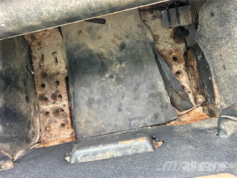 Bobcat T320 لوادر انزلاقية التوجيه