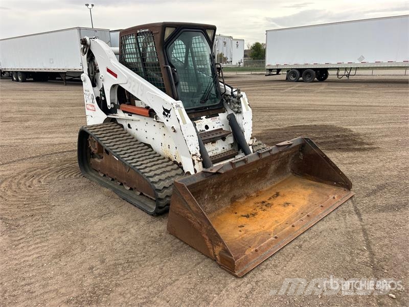 Bobcat T320 لوادر انزلاقية التوجيه