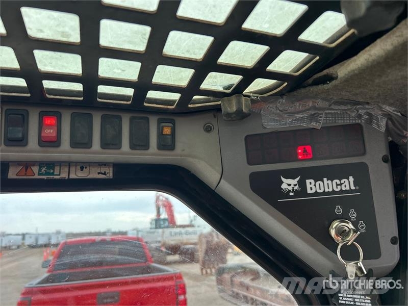 Bobcat T320 لوادر انزلاقية التوجيه