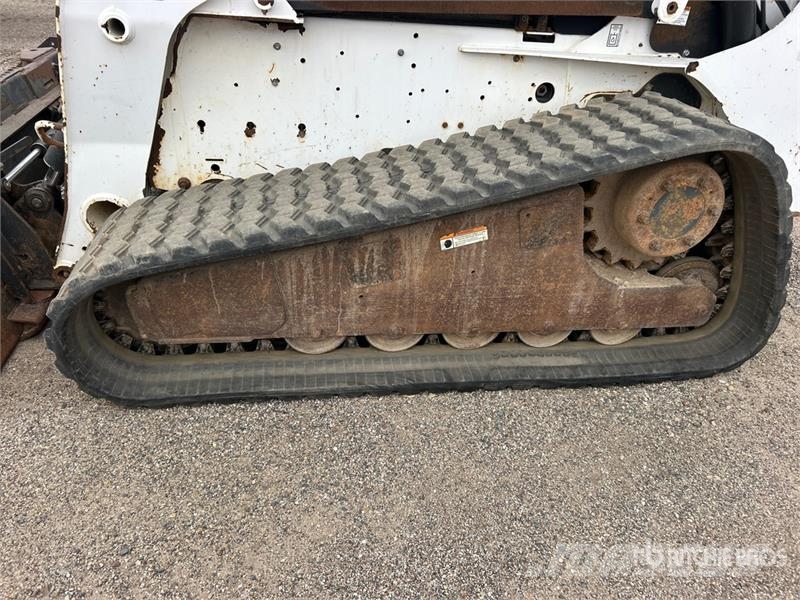 Bobcat T320 لوادر انزلاقية التوجيه