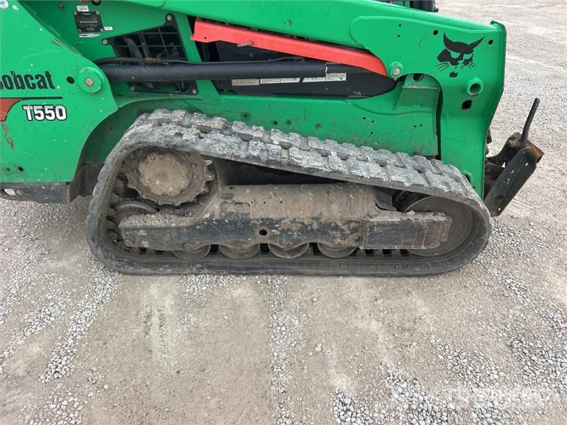 Bobcat T550 Skid steer mini nakladalci