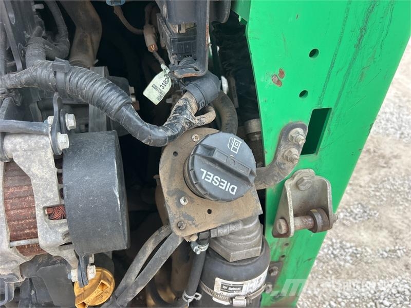 Bobcat T550 Skid steer mini nakladalci