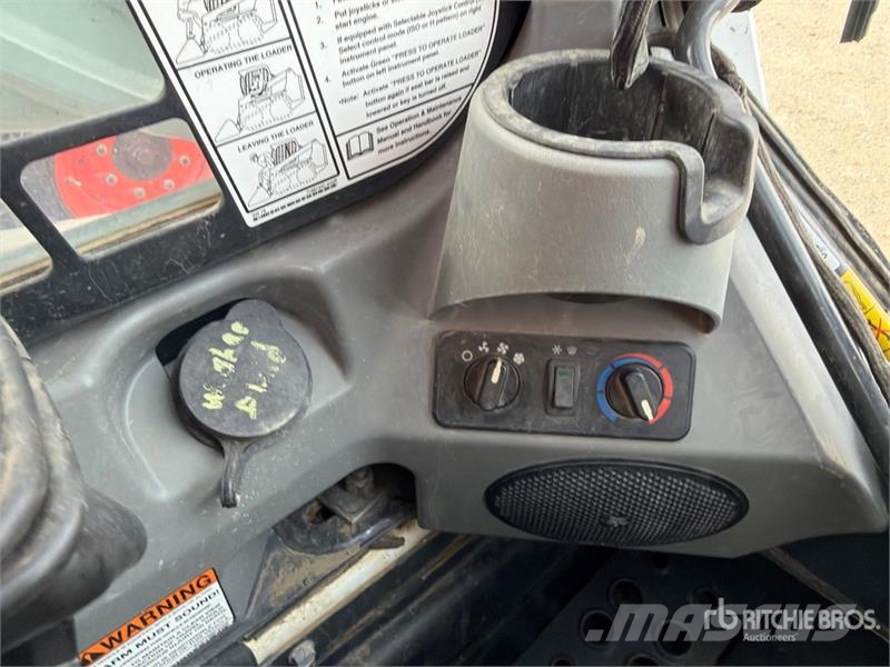 Bobcat T590 Carregadoras de direcção deslizante