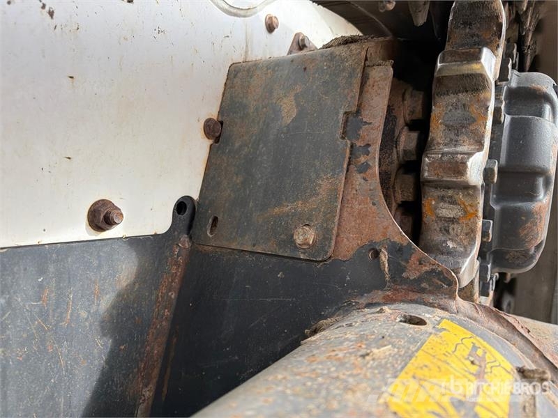 Bobcat T590 Carregadoras de direcção deslizante