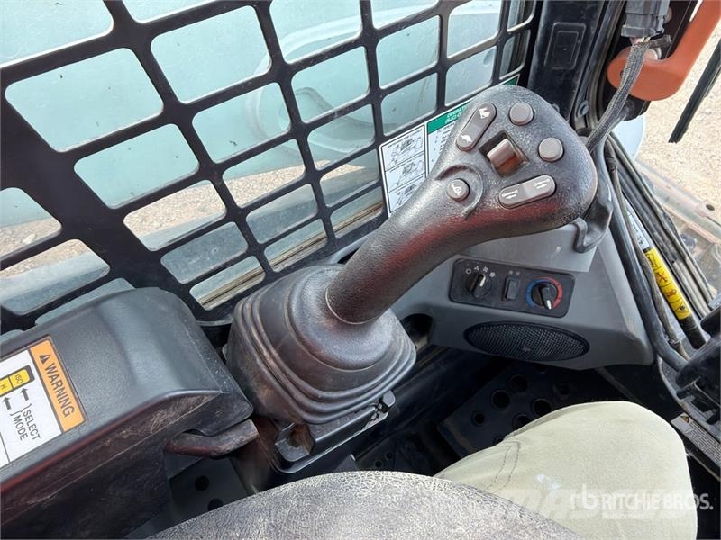 Bobcat T590 Carregadoras de direcção deslizante