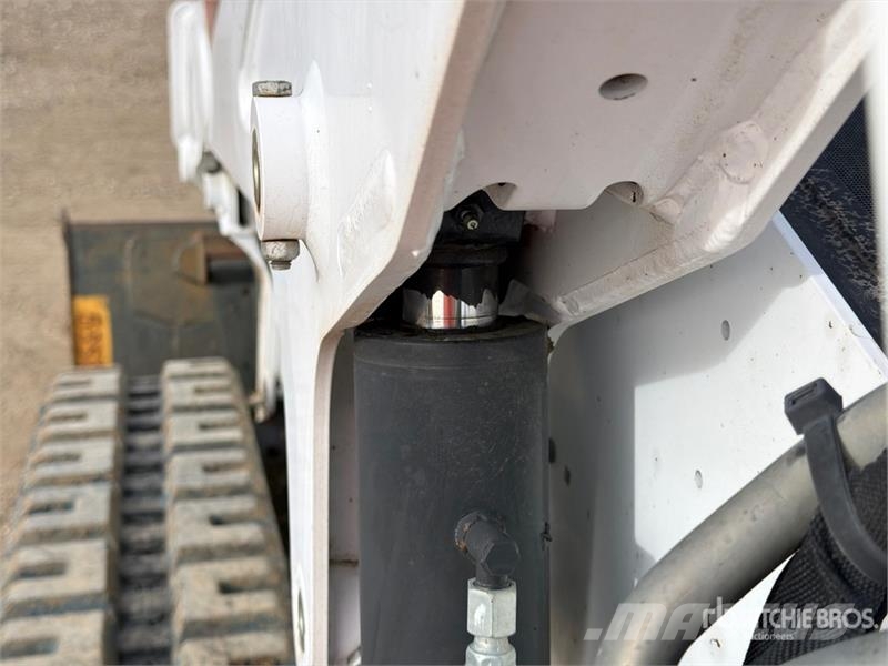 Bobcat T590 Carregadoras de direcção deslizante