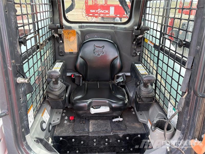 Bobcat T590 Carregadoras de direcção deslizante