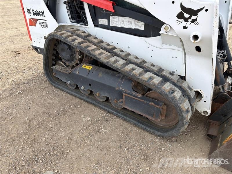 Bobcat T590 Carregadoras de direcção deslizante