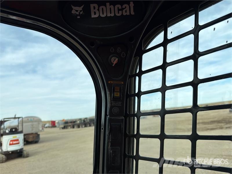 Bobcat T590 Carregadoras de direcção deslizante