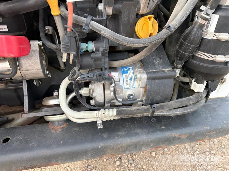 Bobcat T590 Carregadoras de direcção deslizante