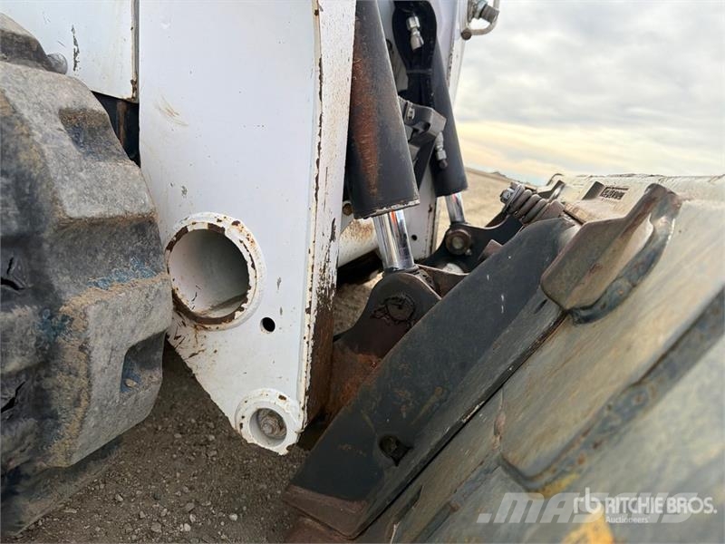 Bobcat T590 Carregadoras de direcção deslizante