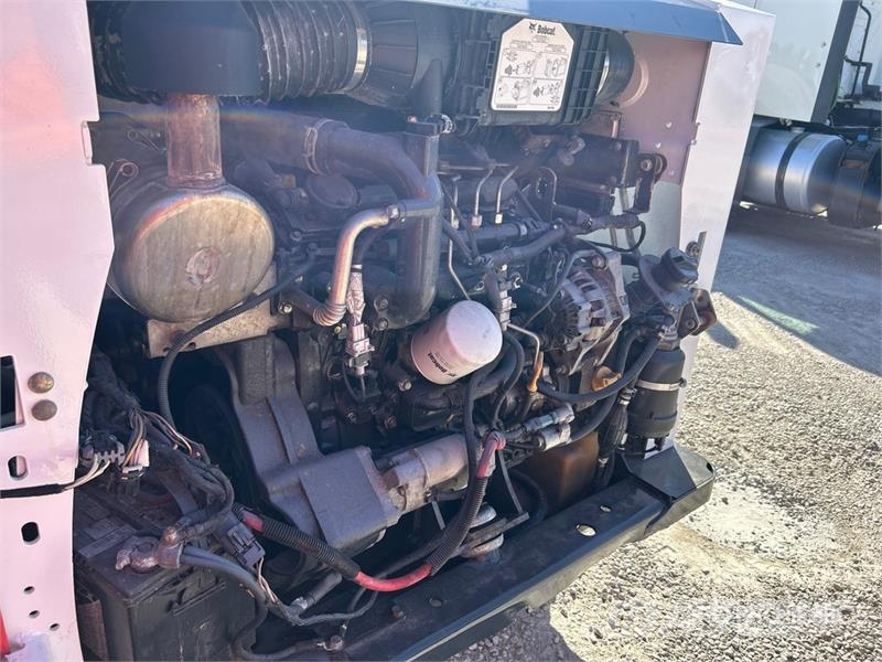 Bobcat T590 Skid steer mini nakladalci