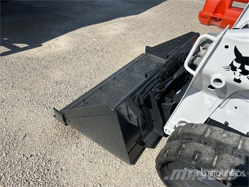 Bobcat T595 Smykem řízené nakladače