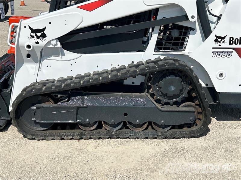 Bobcat T595 Smykem řízené nakladače