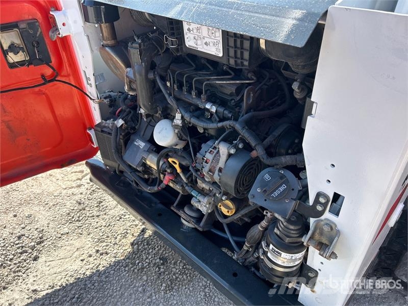 Bobcat T595 Smykem řízené nakladače