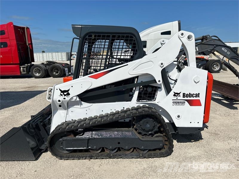 Bobcat T595 Smykem řízené nakladače