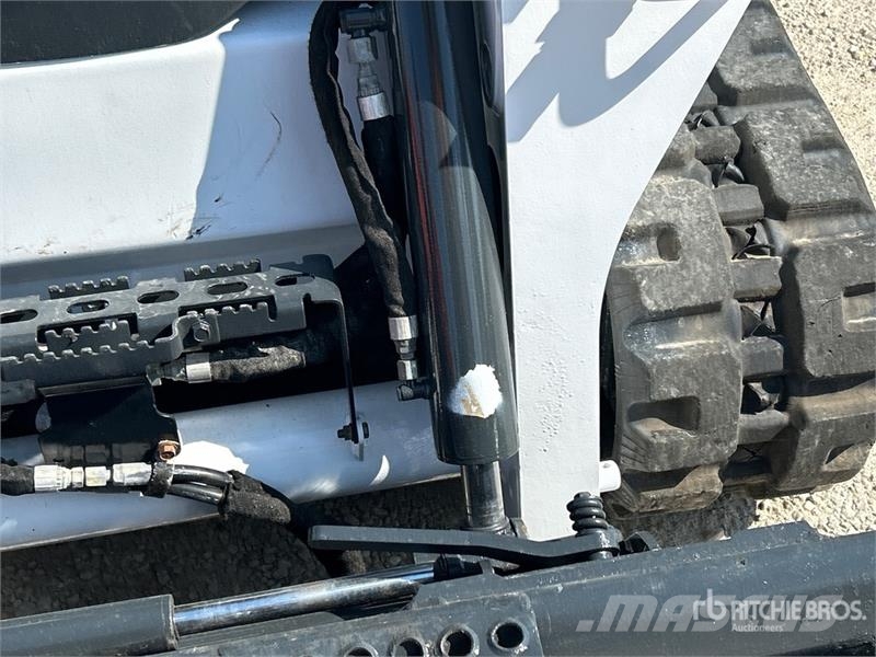 Bobcat T595 Smykem řízené nakladače