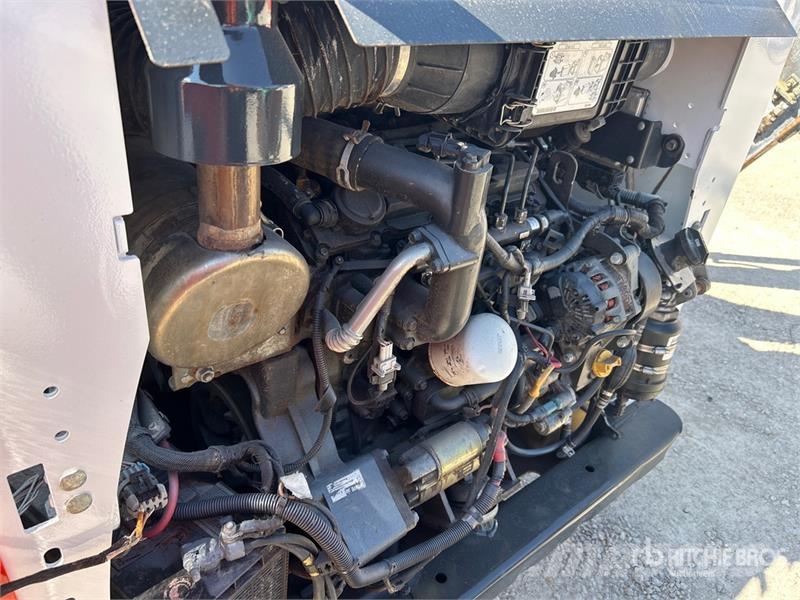 Bobcat T595 Smykem řízené nakladače