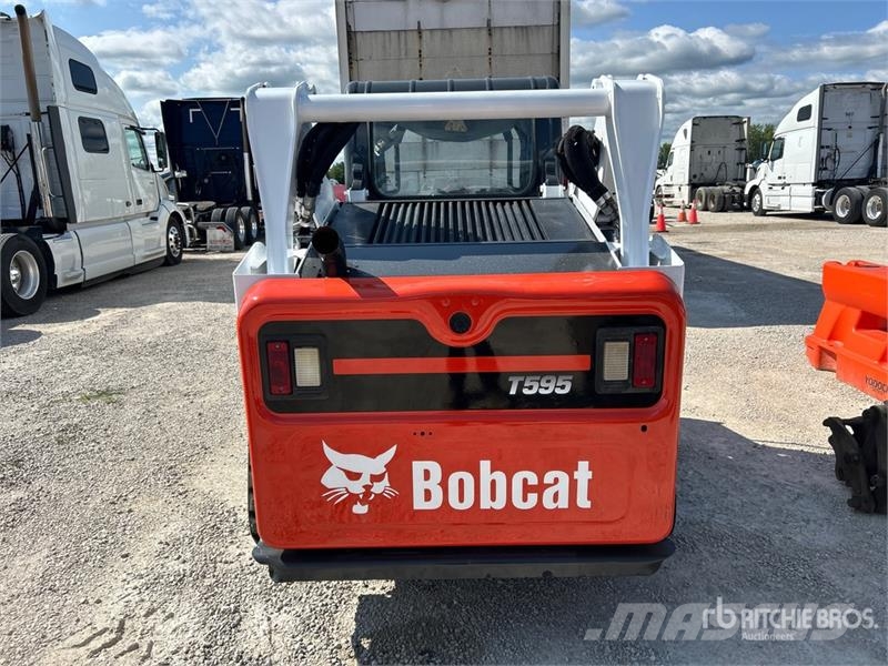 Bobcat T595 Smykem řízené nakladače