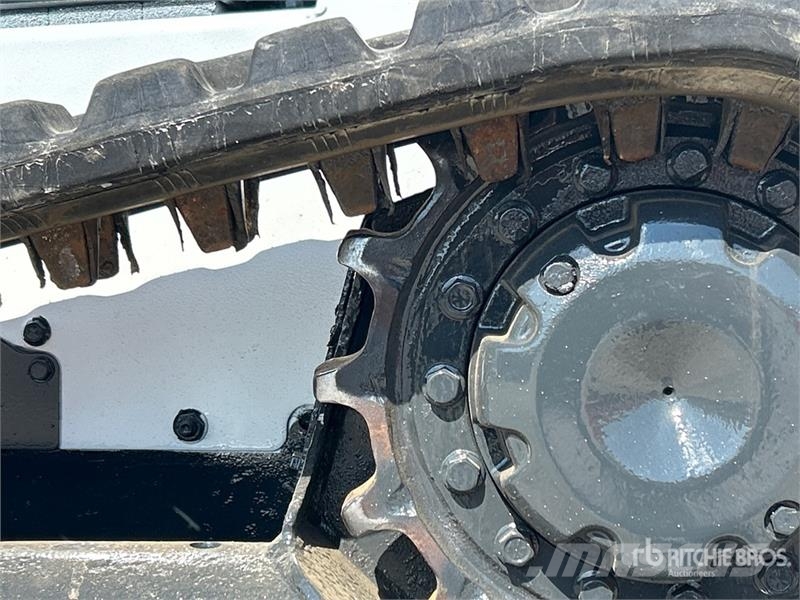 Bobcat T595 Smykem řízené nakladače