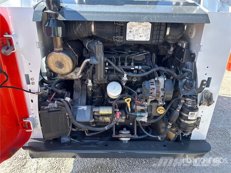 Bobcat T595 Smykem řízené nakladače