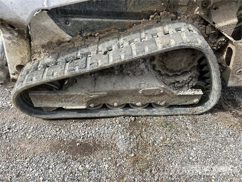 Bobcat T64 Compact Track Loader (Inoperable) Skid steer loaders