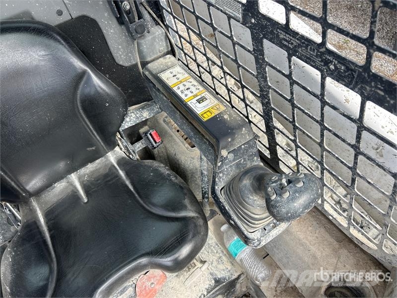 Bobcat T64 Compact Track Loader (Inoperable) Skid steer loaders
