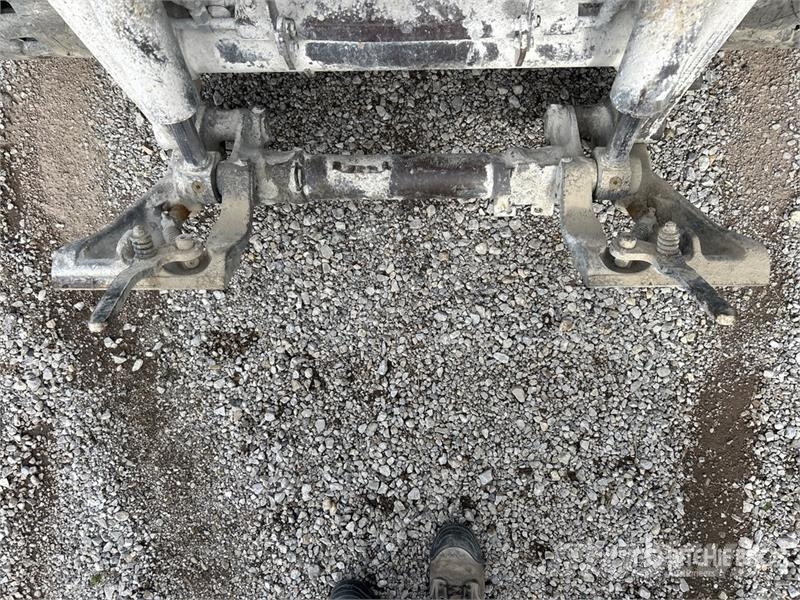 Bobcat T64 Two-Speed Compact Track Loader (Inoperable) Lietoti riteņu kompaktiekrāvēji