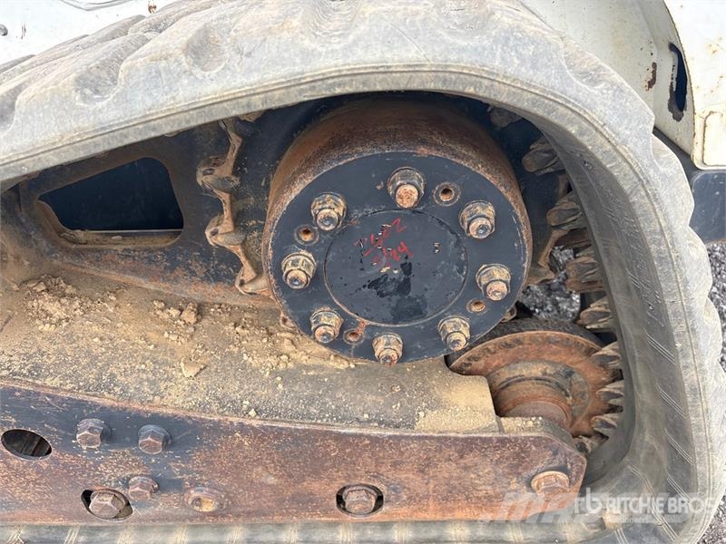 Bobcat T870 لوادر انزلاقية التوجيه
