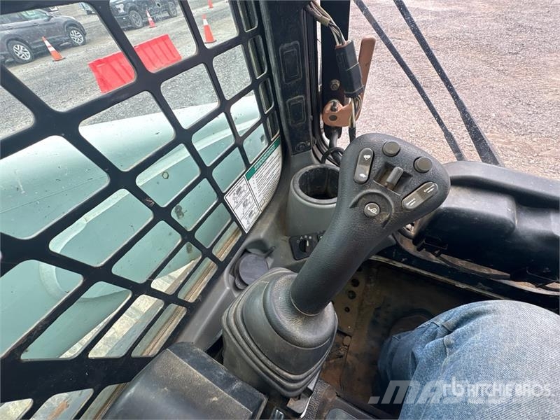 Bobcat T870 لوادر انزلاقية التوجيه