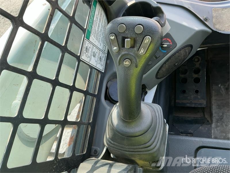 Bobcat T870 Skid steer mini nakladalci