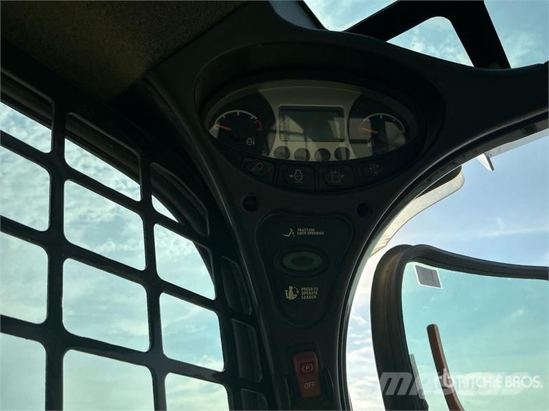 Bobcat T870 Skid steer mini nakladalci