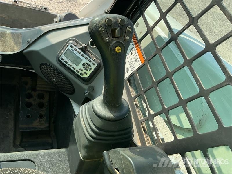 Bobcat T870 Skid steer mini nakladalci