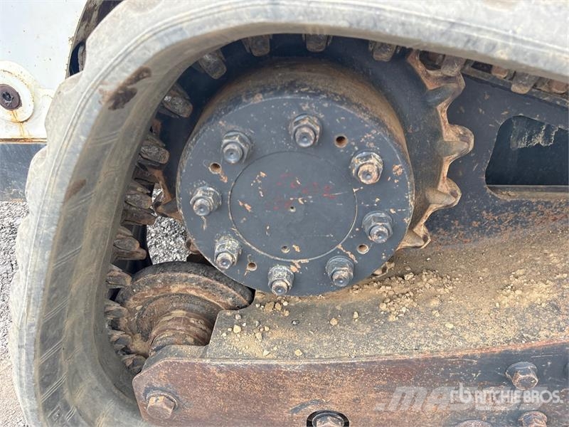 Bobcat T870 لوادر انزلاقية التوجيه