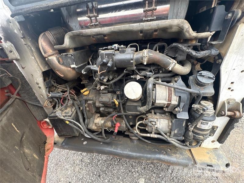 Bobcat T870 لوادر انزلاقية التوجيه