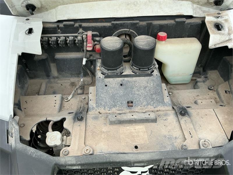 Bobcat UV34 4x4 Utility Vehicle Pomožni stroji