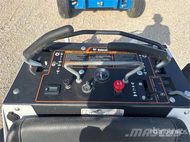 Bobcat ZS4000 Stand-On Lawn Mower Самоходные газонокосилки