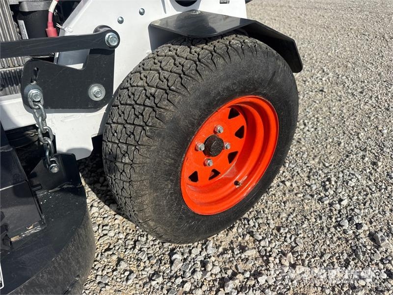 Bobcat ZS4000 Stand-On Lawn Mower Самоходные газонокосилки