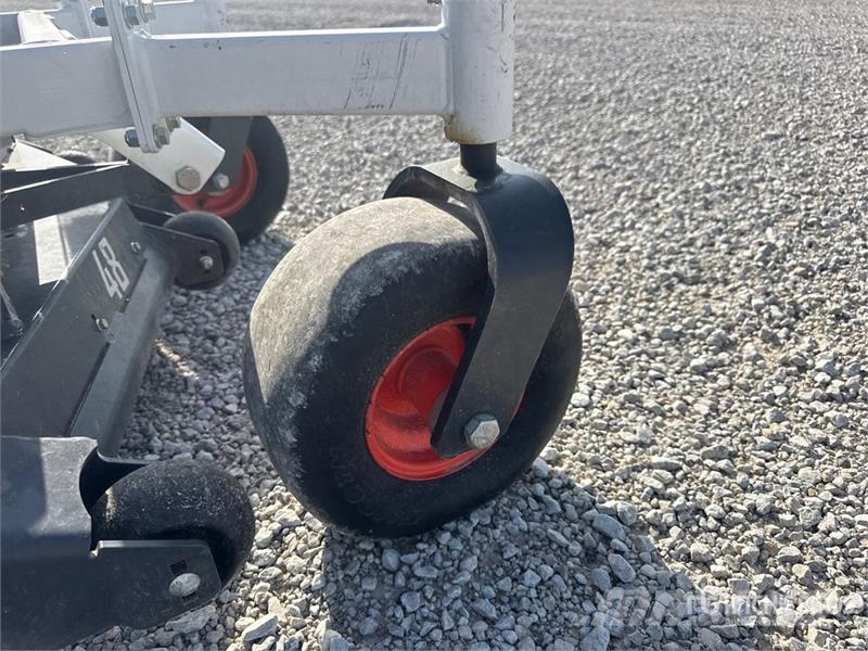 Bobcat ZS4000 Stand-On Lawn Mower Самоходные газонокосилки