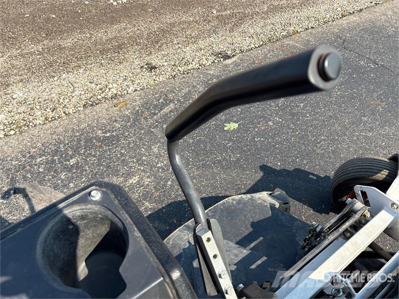 Bobcat ZT6100 4x2 Zero-Turn Lawn Mower Päältäajettavat ruohonleikkurit