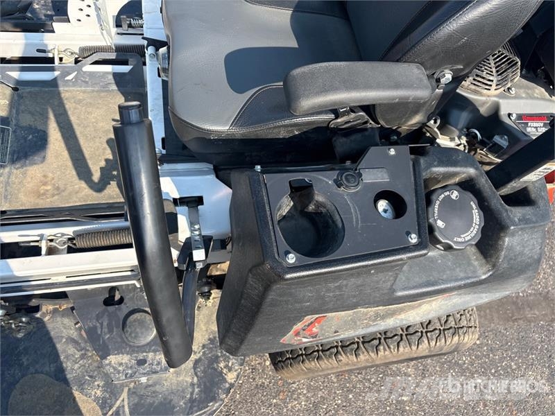 Bobcat ZT6100 4x2 Zero-Turn Lawn Mower Päältäajettavat ruohonleikkurit
