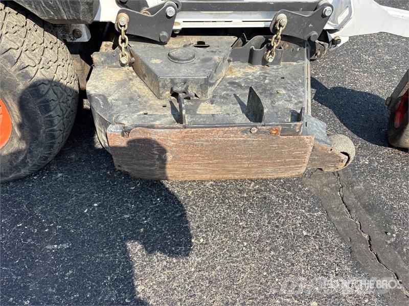 Bobcat ZT6100 4x2 Zero-Turn Lawn Mower Päältäajettavat ruohonleikkurit